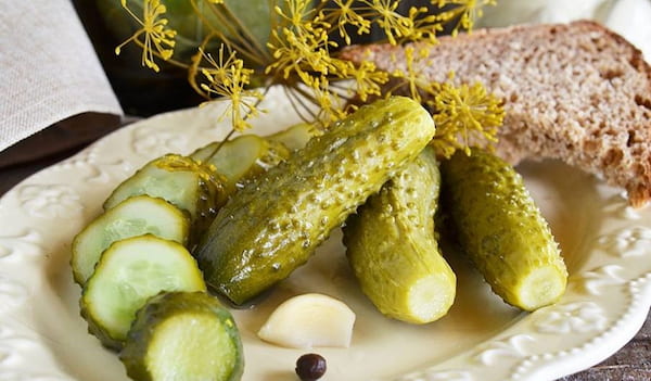 تصویر 5 از قیمت خیارشور کنسروی یک و یک + خرید باور نکردنی